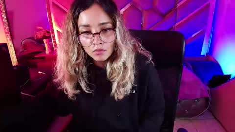 Snapshot of olivia_fox69 chatting on November 21, 2025, 3:38 am OLIVIA online show from November 21, 2025, 3:38 am