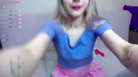 Snapshot of olivia_graceee chatting on December 13, 2024, 7:36 am olivia_graceee online show from December 13, 2024, 7:36 am