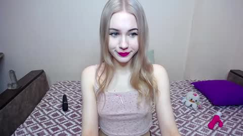 Snapshot of olivia_graceee chatting on February 8, 2025, 9:24 am olivia_graceee online show from February 8, 2025, 9:24 am