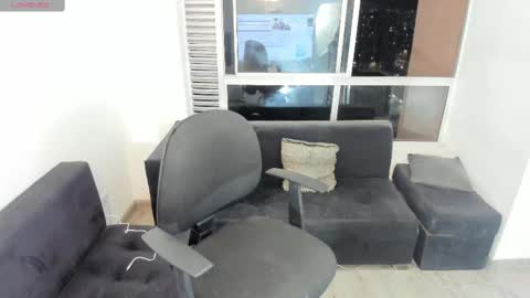 olivia_martine online show from November 12, 2025, 3:40 am