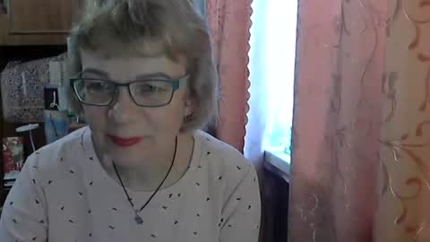 Olivia Mia online show from March 16, 2026, 7:12 am