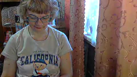 Olivia Mia online show from March 23, 2026, 7:01 am