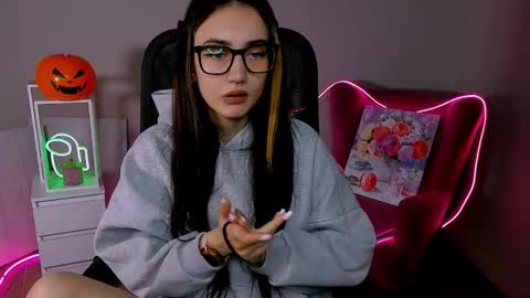 Snapshot of olivia_norton_ chatting on October 28, 2025, 1:58 pm olivia_norton_ online show from October 28, 2025, 1:58 pm