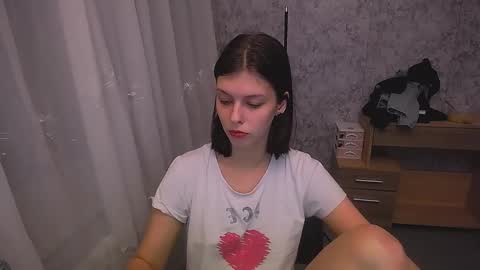 Snapshot of olivia_red_ chatting on January 5, 2025, 1:35 am Olivia online show from January 5, 2025, 1:35 am