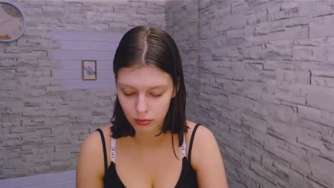 Snapshot of olivia_red_ chatting on January 25, 2025, 7:18 pm Olivia online show from January 25, 2025, 7:18 pm