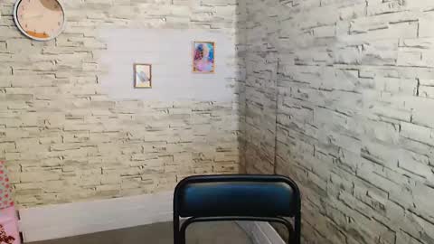 Snapshot of olivia_red_ chatting on February 10, 2025, 2:16 pm Olivia online show from February 10, 2025, 2:16 pm