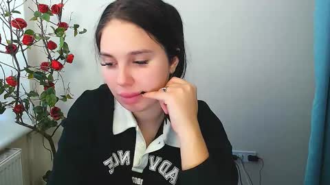 Snapshot of olivia_red_ chatting on October 3, 2025, 4:20 am Olivia online show from October 3, 2025, 4:20 am