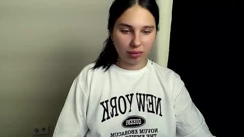 Snapshot of olivia_red_ chatting on October 16, 2025, 4:24 am Olivia online show from October 16, 2025, 4:24 am