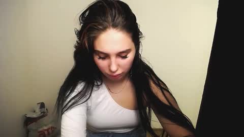 Snapshot of olivia_red_ chatting on November 27, 2025, 9:39 pm Olivia online show from November 27, 2025, 9:39 pm