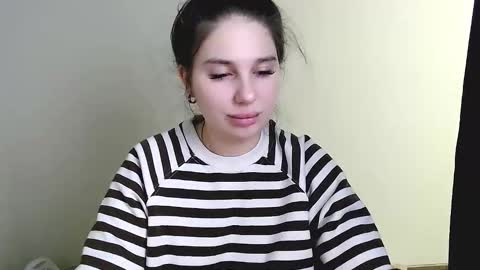 Snapshot of olivia_red_ chatting on March 3, 2026, 9:10 pm Olivia online show from March 3, 2026, 9:10 pm