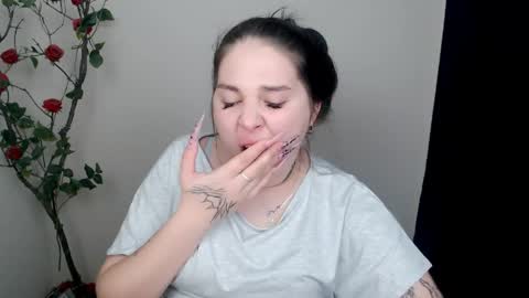 Olivia online show from May 25, 2026, 8:37 pm