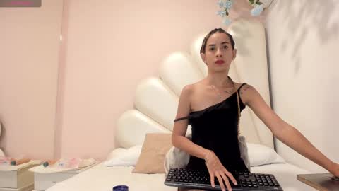 Olivia online show from February 26, 2025, 8:00 pm