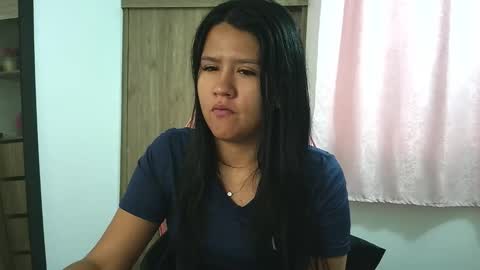 Olivia online show from November 3, 2025, 1:12 pm