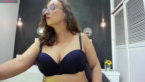 Snapshot of olivia_willd chatting on December 24, 2024, 1:49 am olivia online show from December 24, 2024, 1:49 am