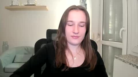 Snapshot of oliviaaa2003 chatting on December 28, 2024, 10:13 pm Oliwiaa2004 online show from December 28, 2024, 10:13 pm