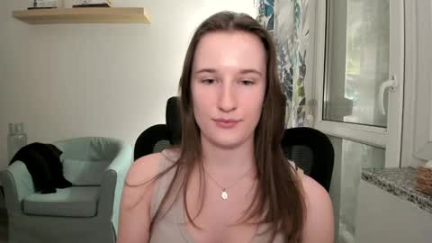 Snapshot of oliviaaa2003 chatting on January 7, 2025, 9:14 pm Oliwiaa2004 online show from January 7, 2025, 9:14 pm