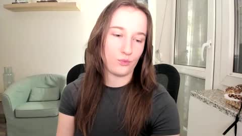 Snapshot of oliviaaa2003 chatting on February 9, 2025, 6:26 pm Oliwiaa2004 online show from February 9, 2025, 6:26 pm