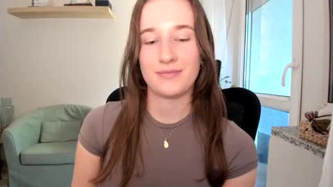 Snapshot of oliviaaa2003 chatting on September 19, 2025, 1:34 pm Oliwiaa2004 online show from September 19, 2025, 1:34 pm