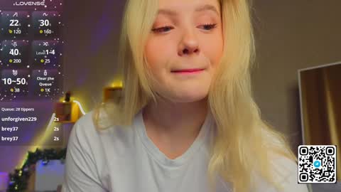 Snapshot of oliviabr0wn chatting on January 23, 2025, 2:02 am Olivia online show from January 23, 2025, 2:02 am