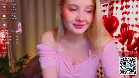 Snapshot of oliviabr0wn chatting on February 11, 2025, 2:14 am Olivia online show from February 11, 2025, 2:14 am