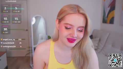 Snapshot of oliviabr0wn chatting on September 20, 2025, 2:12 am Olivia online show from September 20, 2025, 2:12 am