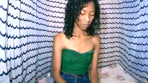 oliviah27 online show from October 31, 2025, 8:26 am