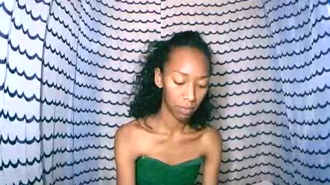 oliviah27 online show from October 31, 2025, 11:39 pm