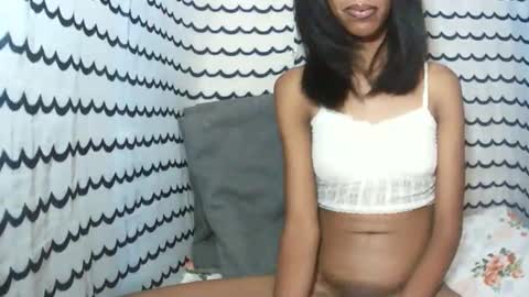 oliviah27 online show from November 7, 2025, 7:41 am