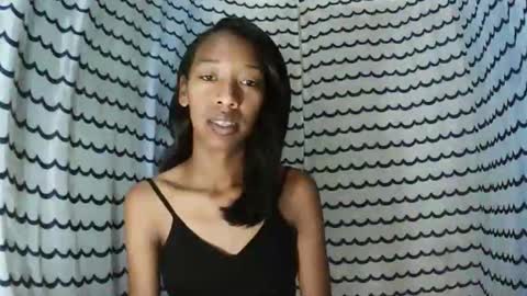 oliviah27 online show from November 25, 2025, 1:27 am