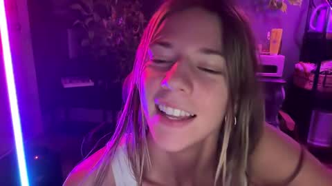 Snapshot of oliviahansleyy chatting on January 10, 2025, 8:07 am Olivia online show from January 10, 2025, 8:07 am
