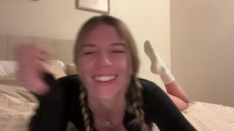 Snapshot of oliviahansleyy chatting on February 28, 2025, 3:59 am Olivia online show from February 28, 2025, 3:59 am