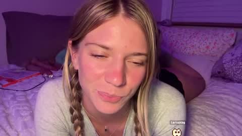 Snapshot of oliviahansleyy chatting on September 30, 2025, 3:33 am Olivia online show from September 30, 2025, 3:33 am