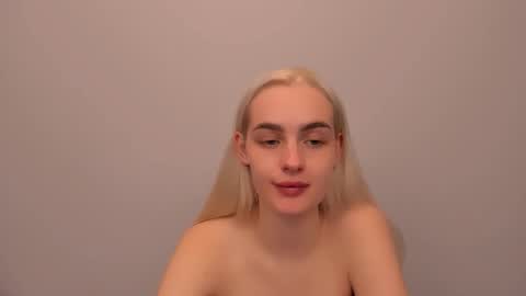 Snapshot of oliviahappy chatting on December 20, 2025, 7:54 pm oliviaBeauty online show from December 20, 2025, 7:54 pm