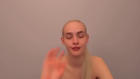 Snapshot of oliviahappy chatting on December 21, 2025, 9:11 pm oliviaBeauty online show from December 21, 2025, 9:11 pm