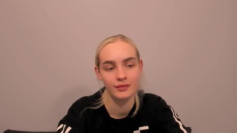 Snapshot of oliviahappy chatting on February 17, 2026, 4:57 pm oliviaBeauty online show from February 17, 2026, 4:57 pm