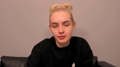 Snapshot of oliviahappy chatting on February 23, 2026, 6:49 pm oliviaBeauty online show from February 23, 2026, 6:49 pm