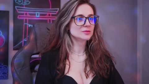 Snapshot of oliviamcclean chatting on February 11, 2026, 5:45 am Liv online show from February 11, 2026, 5:45 am