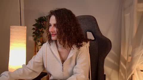 Snapshot of oliviamcclean chatting on February 16, 2026, 6:37 pm Liv online show from February 16, 2026, 6:37 pm