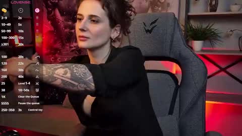 Snapshot of oliviamcclean chatting on March 19, 2026, 3:49 pm Liv online show from March 19, 2026, 3:49 pm