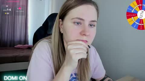 Snapshot of oliviamunk chatting on February 19, 2025, 8:12 am . online show from February 19, 2025, 8:12 am