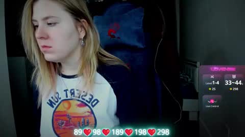 Snapshot of oliviamunk chatting on October 1, 2025, 7:14 am . online show from October 1, 2025, 7:14 am