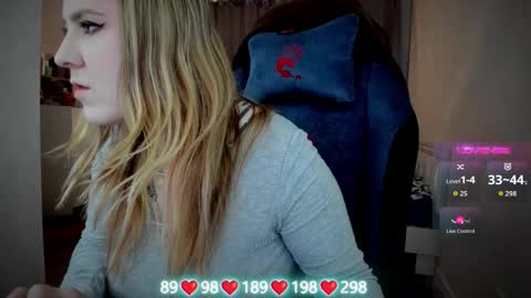 Snapshot of oliviamunk chatting on October 4, 2025, 5:27 am . online show from October 4, 2025, 5:27 am
