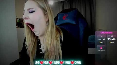 Snapshot of oliviamunk chatting on October 7, 2025, 5:04 am . online show from October 7, 2025, 5:04 am