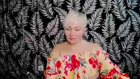 Snapshot of oliviaoskar_ chatting on February 5, 2026, 12:21 pm Kelly online show from February 5, 2026, 12:21 pm