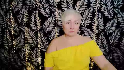 Snapshot of oliviaoskar_ chatting on February 15, 2026, 12:25 pm Kelly online show from February 15, 2026, 12:25 pm