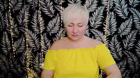 Snapshot of oliviaoskar_ chatting on February 23, 2026, 12:35 pm Kelly online show from February 23, 2026, 12:35 pm