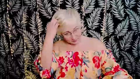 Snapshot of oliviaoskar_ chatting on February 28, 2026, 1:01 pm Kelly online show from February 28, 2026, 1:01 pm