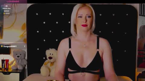 Snapshot of oliviashaw22 chatting on February 12, 2026, 10:05 pm Olivia online show from February 12, 2026, 10:05 pm