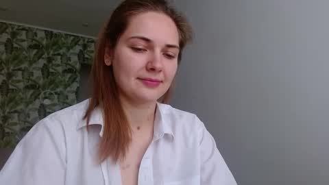 Snapshot of oliviashiny chatting on October 13, 2025, 4:23 am Olivia online show from October 13, 2025, 4:23 am