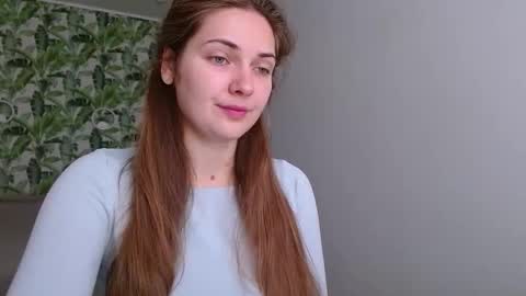 Snapshot of oliviashiny chatting on October 19, 2025, 4:24 am Olivia online show from October 19, 2025, 4:24 am